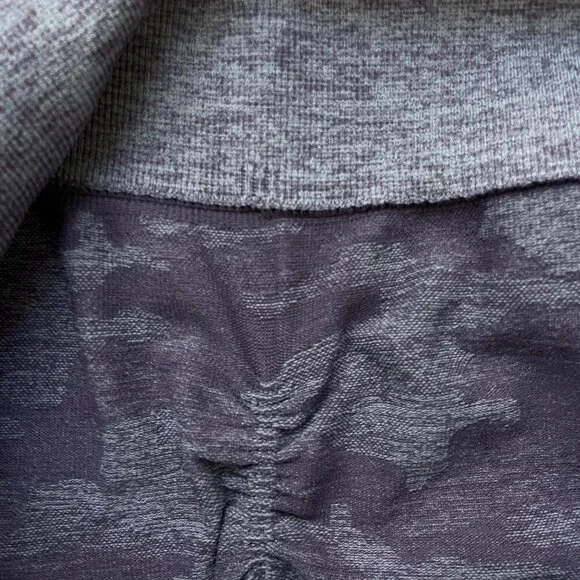Gymshark Women's Size Camo Seamless Leggings Lavender Grey - Picture 5 of 6
